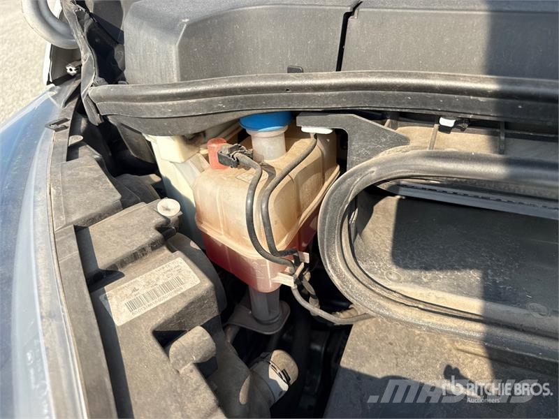 Fiat Ducato 2.3 160 35 2.3 MJT 160CV E6D-TEMP CON PEDAN Sanduk kamioni