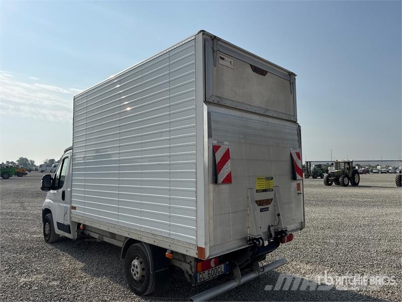 Fiat Ducato 2.3 160 35 2.3 MJT 160CV E6D-TEMP CON PEDAN Sanduk kamioni