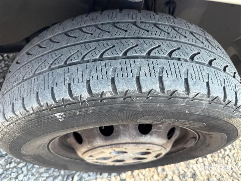 Fiat Ducato 2.3 160 35 2.3 MJT 160CV E6D-TEMP CON PEDAN Sanduk kamioni
