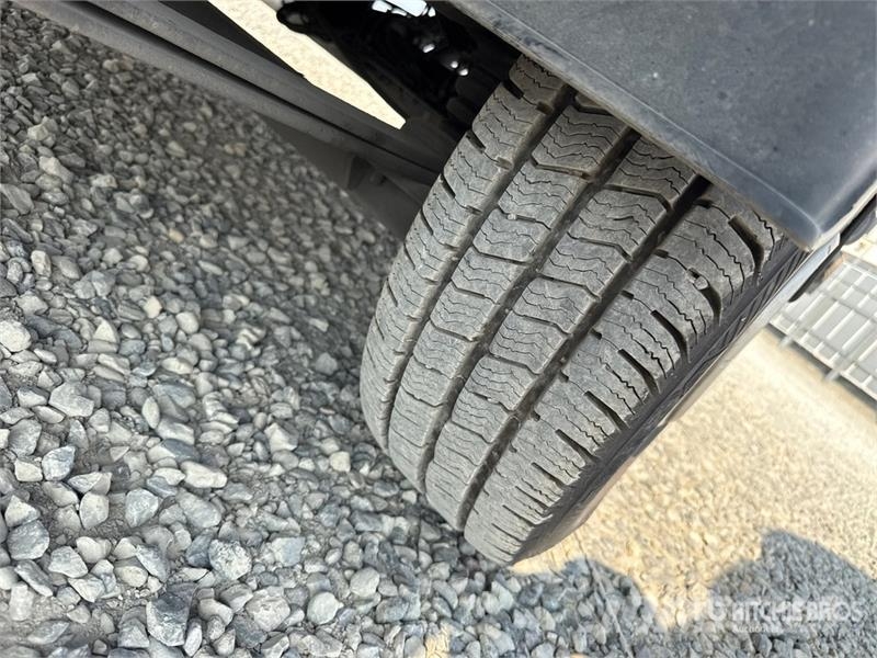 Fiat Ducato 2.3 160 35 2.3 MJT 160CV E6D-TEMP CON PEDAN Sanduk kamioni