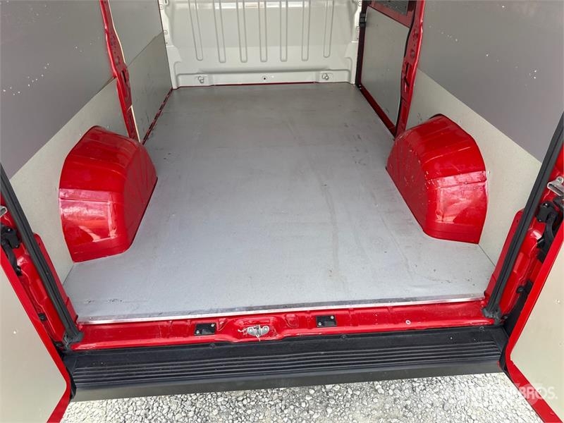 Fiat Ducato 33 MH2 2.3 MJT 160CV E6D-Temp Cargo Van Busy / Vany