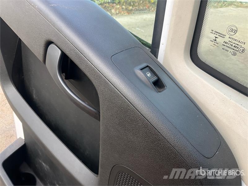 Fiat Ducato 4x2 Van Truck Camiones caja cerrada