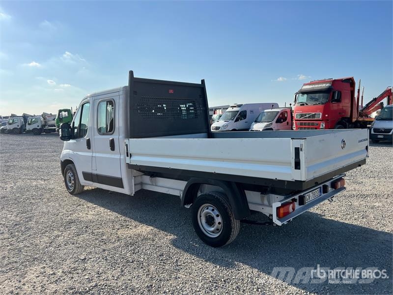 Fiat Ducato Crew Cab Crew Cab MAXI 35 LH2 2.2 MJT 140CV Грузовики-платформы/боковая разгрузка