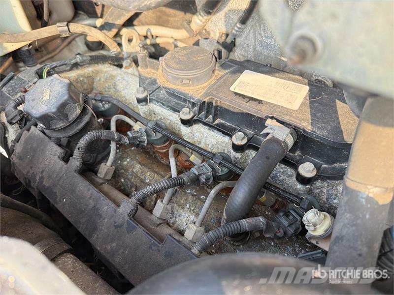 Fiat ducato Crew Cab Flatbed Truck (Inoperable) شاحنات مسطحة/مفصلية الجوانب