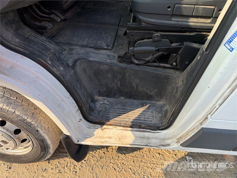 Fiat ducato Crew Cab Flatbed Truck (Inoperable) شاحنات مسطحة/مفصلية الجوانب