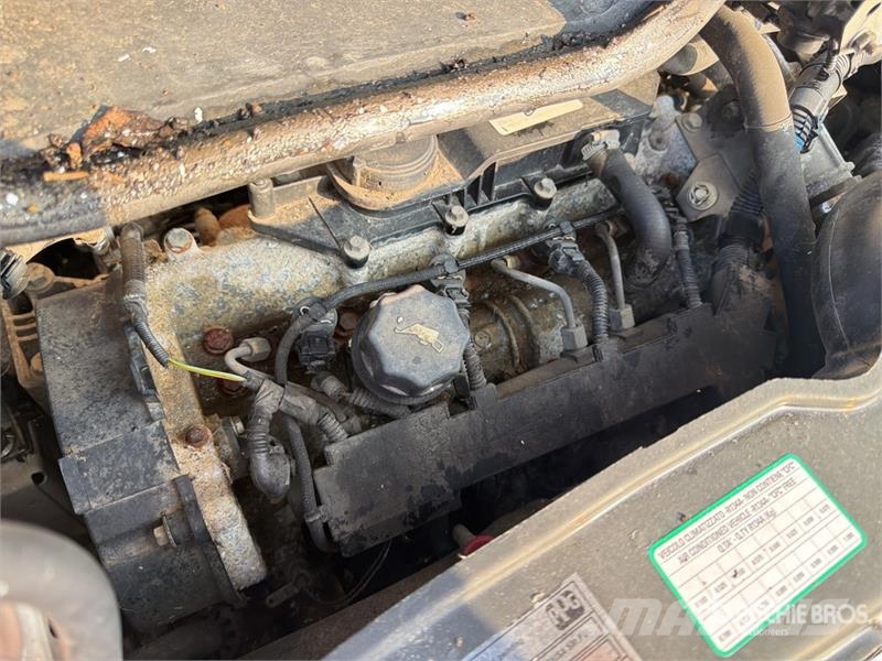 Fiat ducato Crew Cab Flatbed Truck (Inoperable) شاحنات مسطحة/مفصلية الجوانب