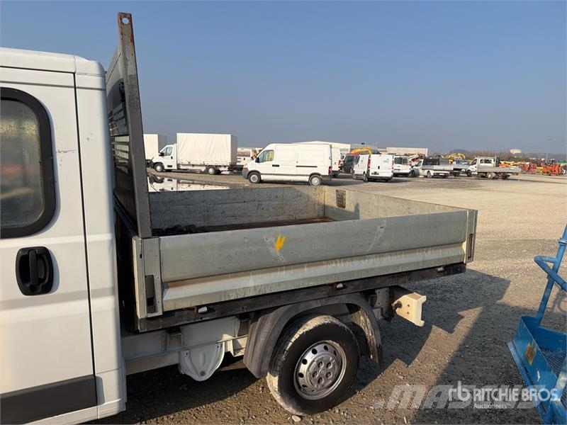 Fiat ducato Crew Cab Flatbed Truck (Inoperable) شاحنات مسطحة/مفصلية الجوانب