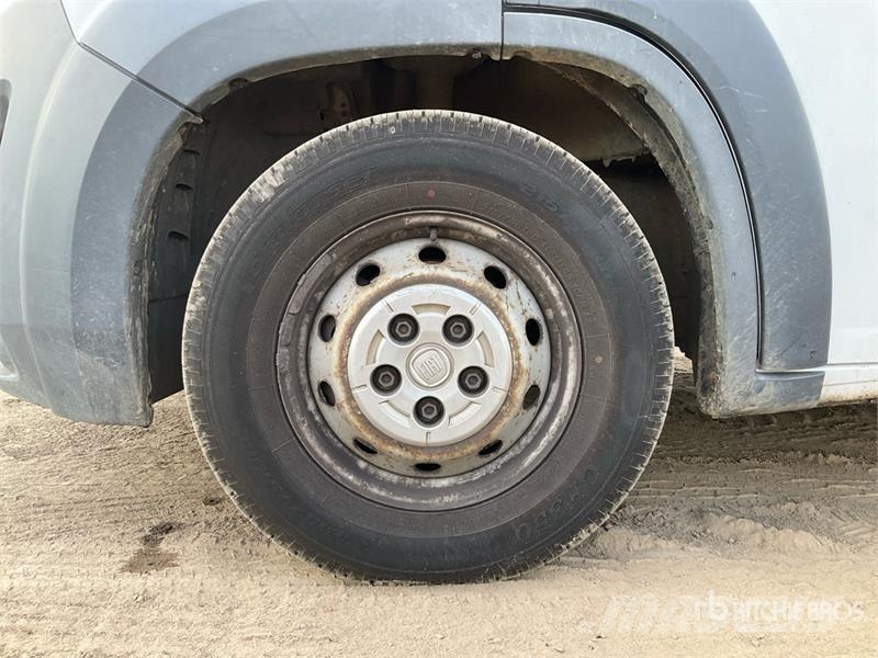 Fiat Ducato maxi Welfare Cargo Van Pakettiautot