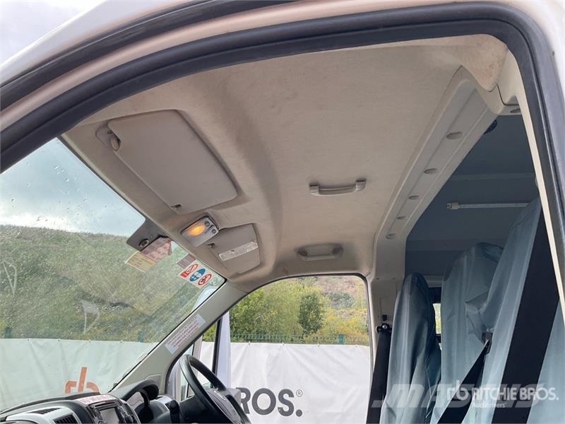 Fiat Ducato maxi Welfare Cargo Van Pakettiautot