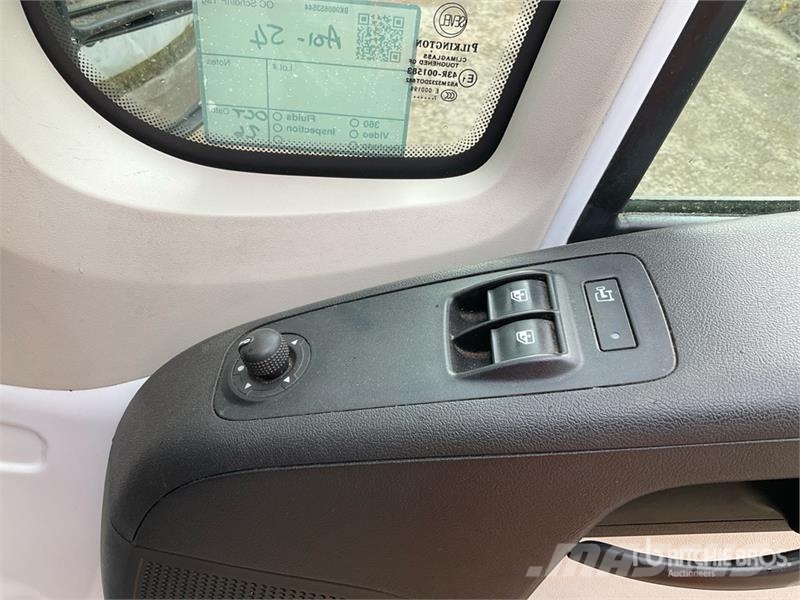 Fiat Ducato maxi Welfare Cargo Van Pakettiautot