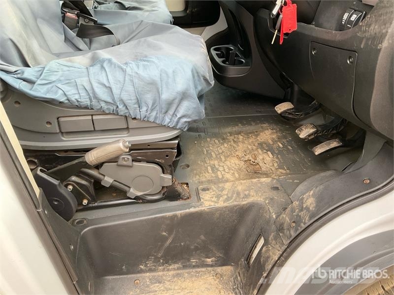 Fiat Ducato maxi Welfare Cargo Van Pakettiautot