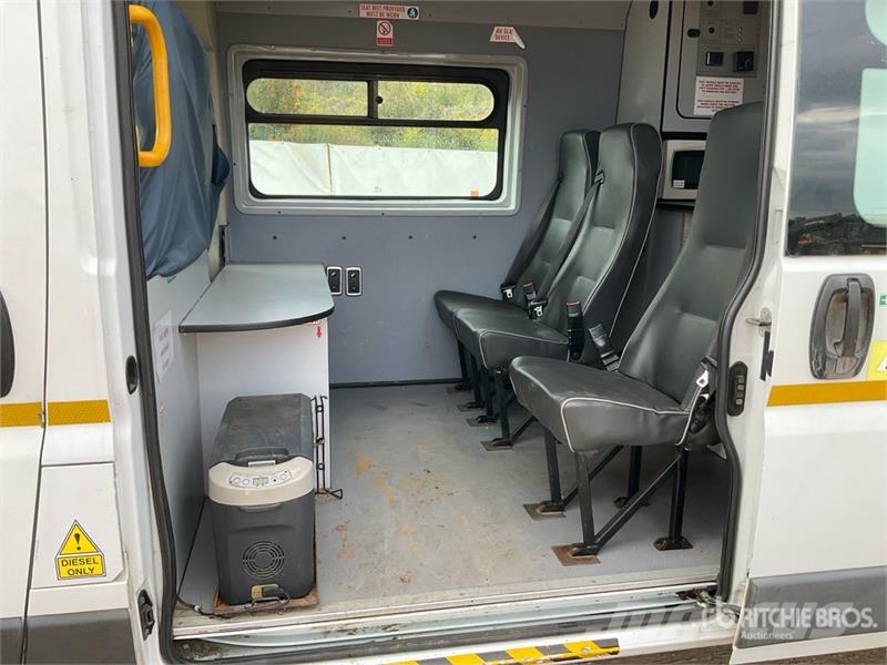 Fiat Ducato maxi Welfare Cargo Van Pakettiautot