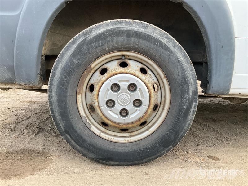 Fiat Ducato maxi Welfare Cargo Van Pakettiautot