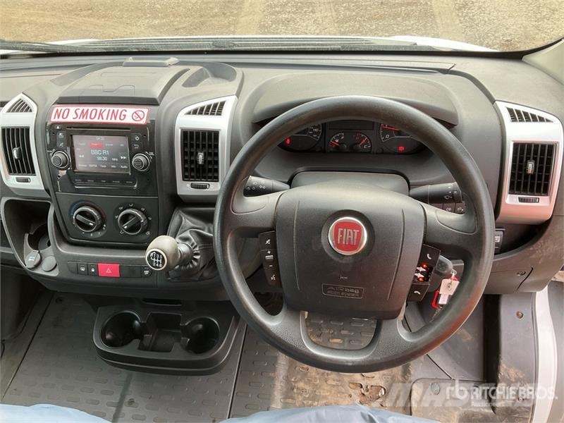 Fiat Ducato maxi Welfare Cargo Van Pakettiautot