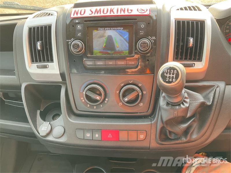 Fiat Ducato maxi Welfare Cargo Van Pakettiautot