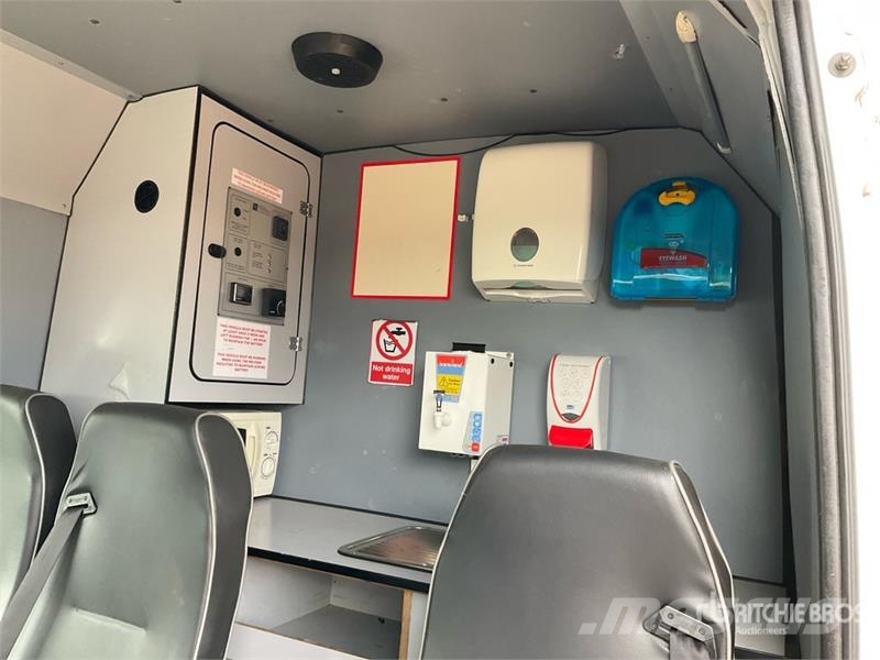 Fiat Ducato maxi Welfare Cargo Van Pakettiautot
