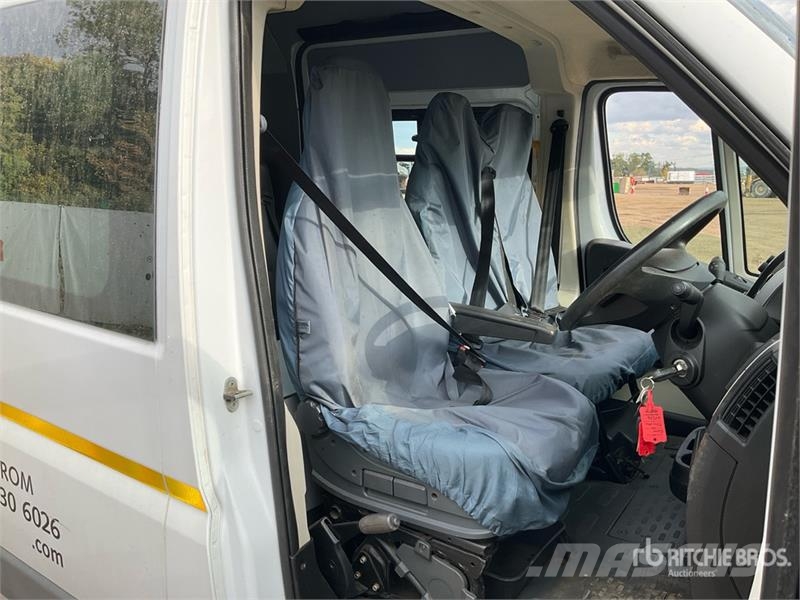 Fiat Ducato maxi Welfare Cargo Van Pakettiautot