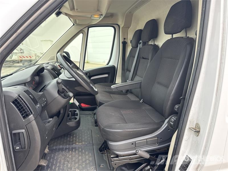 Fiat Ducato Vehicule Utilitaire Cargo Van Utilitara