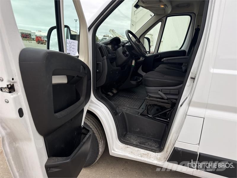 Fiat Ducato Vehicule Utilitaire Cargo Van Utilitara