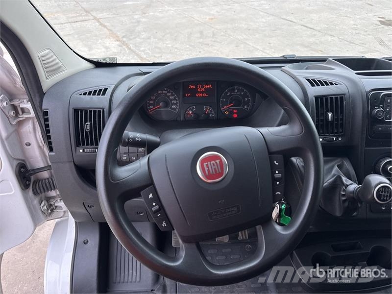 Fiat Ducato Vehicule Utilitaire Cargo Van Utilitara