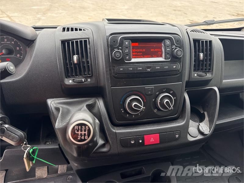Fiat Ducato Vehicule Utilitaire Cargo Van Utilitara