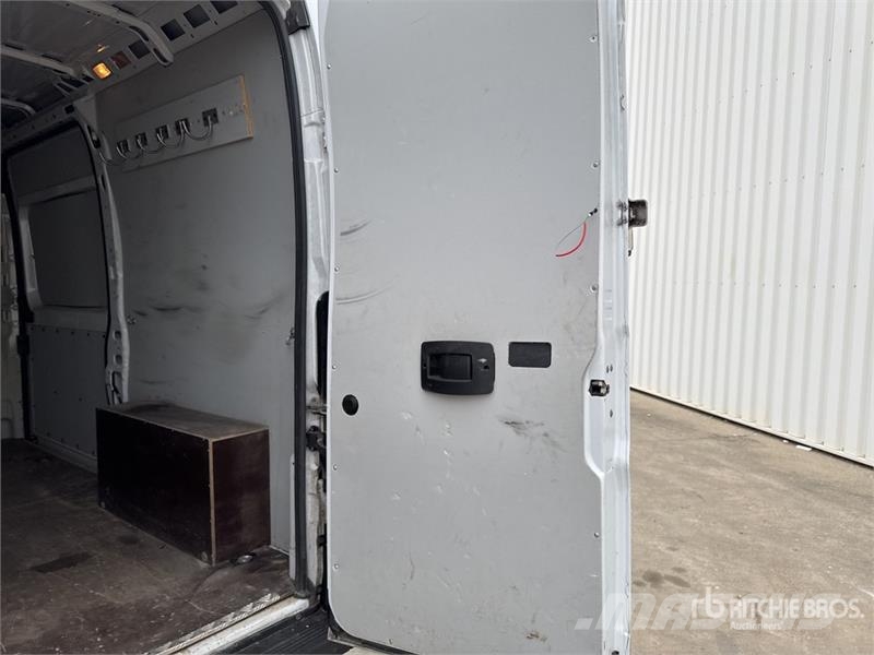 Fiat Ducato Vehicule Utilitaire Cargo Van Utilitara