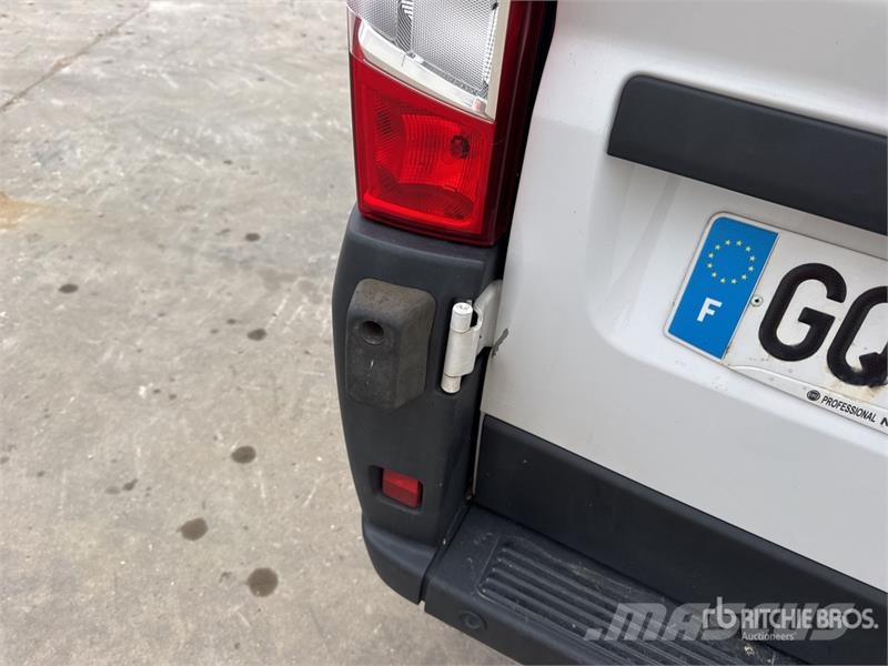 Fiat Ducato Vehicule Utilitaire Cargo Van Utilitara