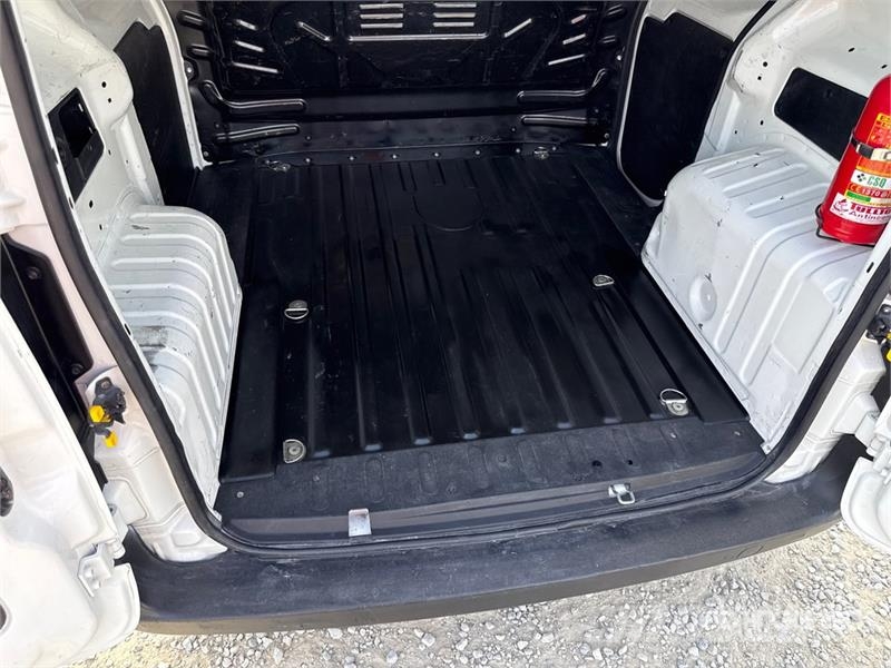Fiat Fiorino 1.3 MJT 95CV E6D-TEMP SX Cargo Van Изотермический фургон