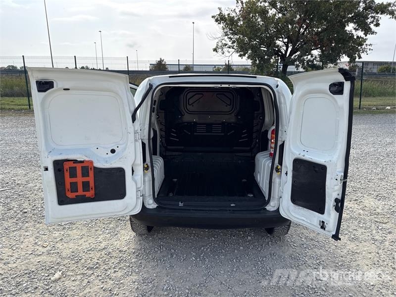 Fiat Fiorino 1.3 MJT 95CV E6D-TEMP SX Cargo Van Изотермический фургон