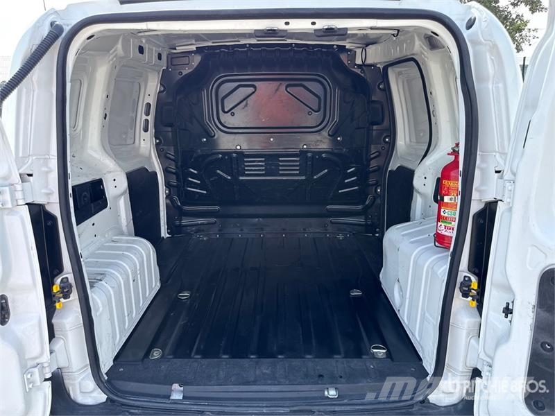 Fiat Fiorino 1.3 MJT 95CV E6D-TEMP SX Cargo Van Изотермический фургон
