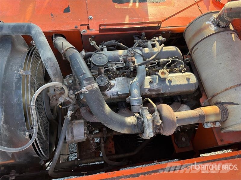 Fiat-Hitachi EX235T Tracked Excavator Bageri gusjeničari
