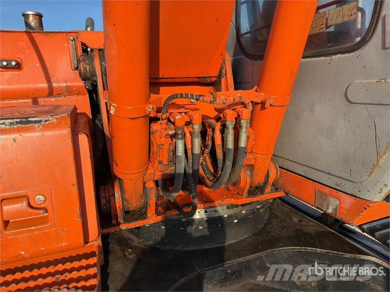 Fiat-Hitachi EX235T Tracked Excavator Bageri gusjeničari