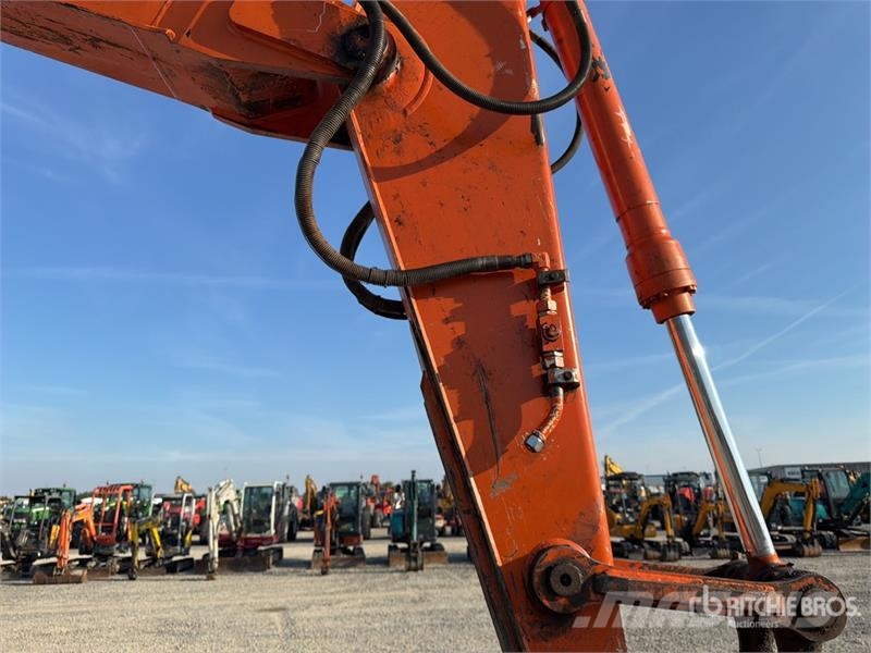 Fiat-Hitachi EX235T Tracked Excavator Bageri gusjeničari