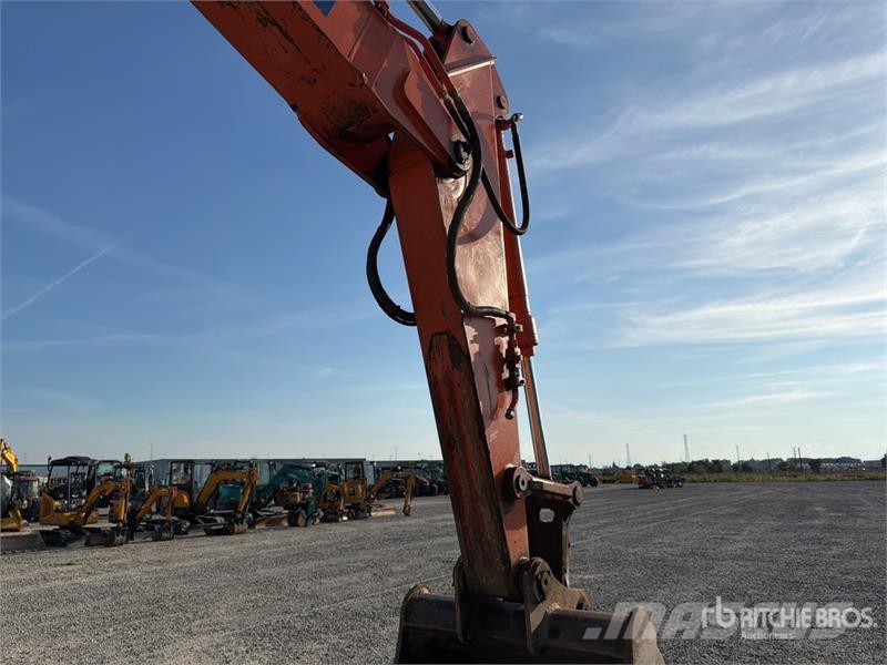 Fiat-Hitachi EX235T Tracked Excavator Bageri gusjeničari