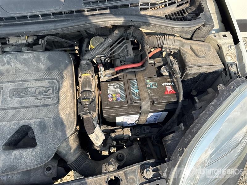 Fiat Panda 0.9 TWINAIR TURBO 85CV SeS 4X4 Van Truck Sanduk kamioni