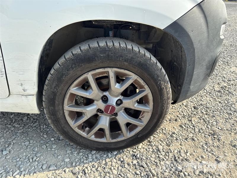 Fiat Panda 0.9 TWINAIR TURBO 85CV SeS 4X4 Van Truck Sanduk kamioni