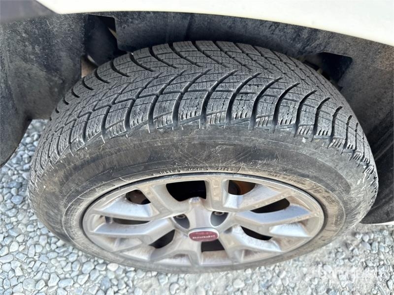 Fiat Panda 0.9 TWINAIR TURBO 85CV SeS 4X4 Van Truck Sanduk kamioni