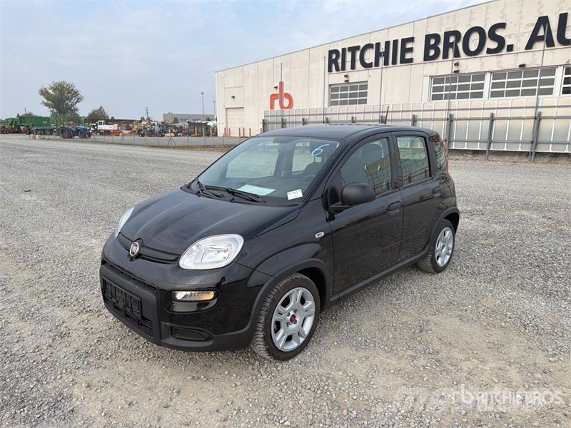 Fiat Panda Hybrid Automobile Auto's