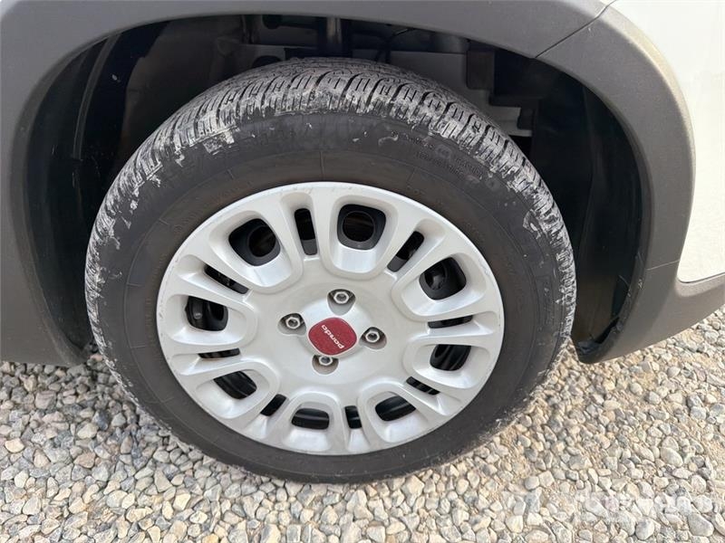 Fiat Panda Hybrid Automobile Auto's