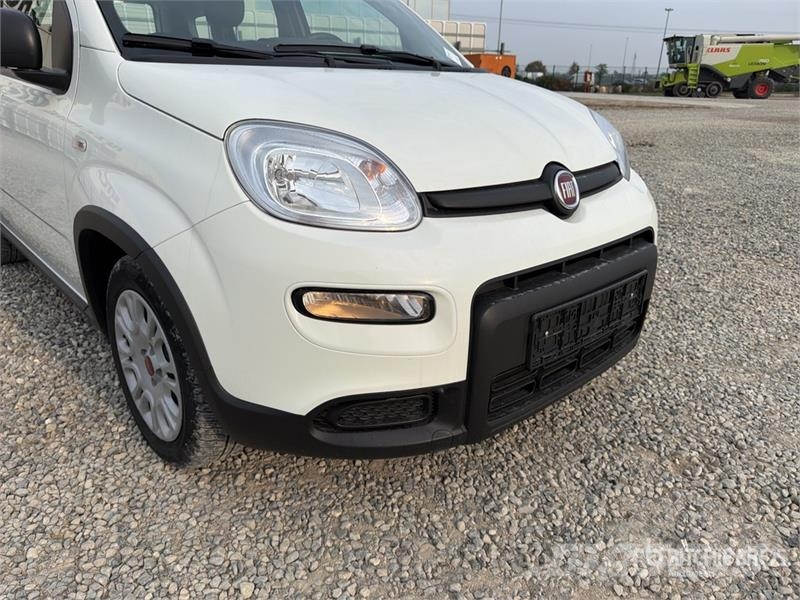 Fiat Panda Hybrid Automobile Auto's