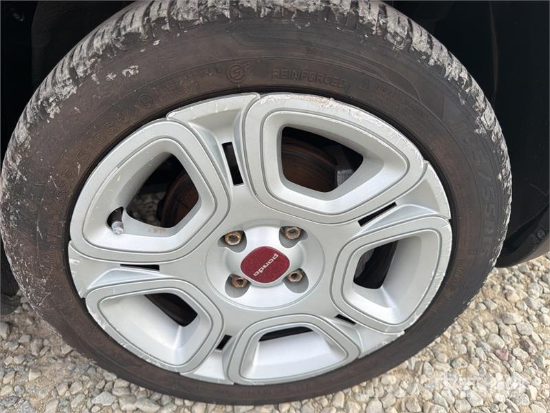 Fiat Panda Hybrid Automobile Auto's