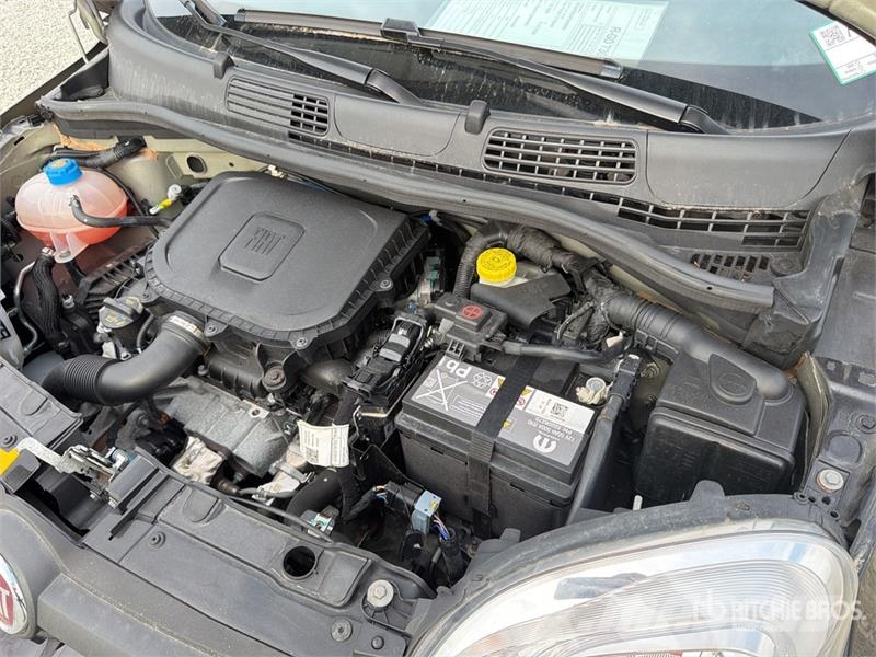 Fiat Panda Hybrid Automobile Auto's