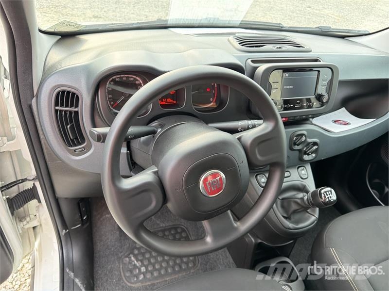 Fiat Panda Hybrid Automobile Auto's