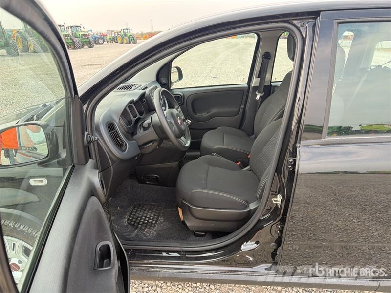 Fiat Panda Hybrid Automobile Auto's