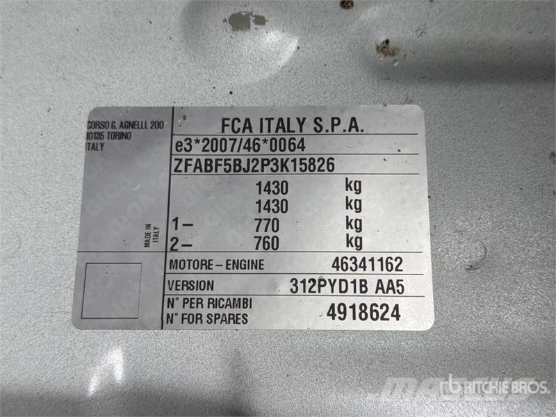 Fiat Panda Hybrid Automobile Auto's