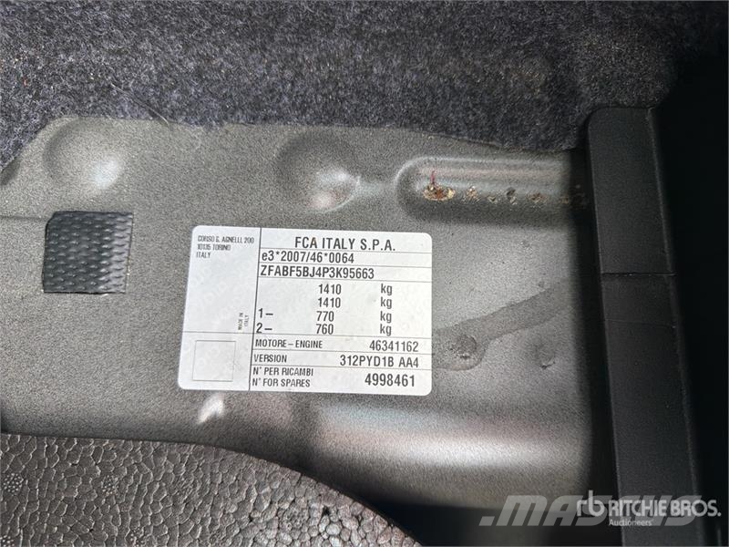 Fiat Panda Hybrid Automobile Auto's