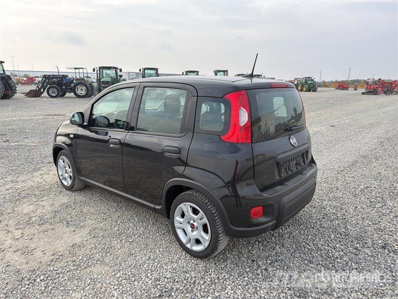 Fiat Panda Hybrid Automobile Auto's