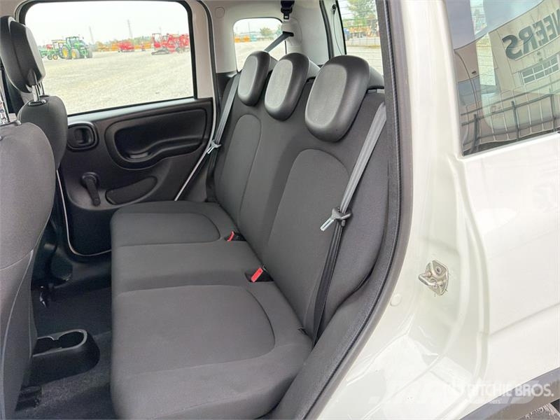 Fiat Panda Hybrid Automobile Auto's
