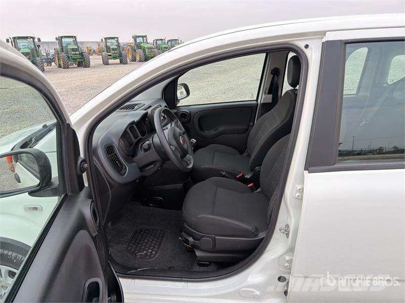 Fiat Panda Hybrid Automobile Auto's