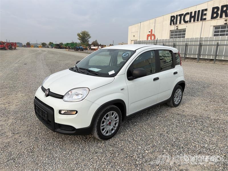 Fiat Panda Hybrid Automobile Auto's